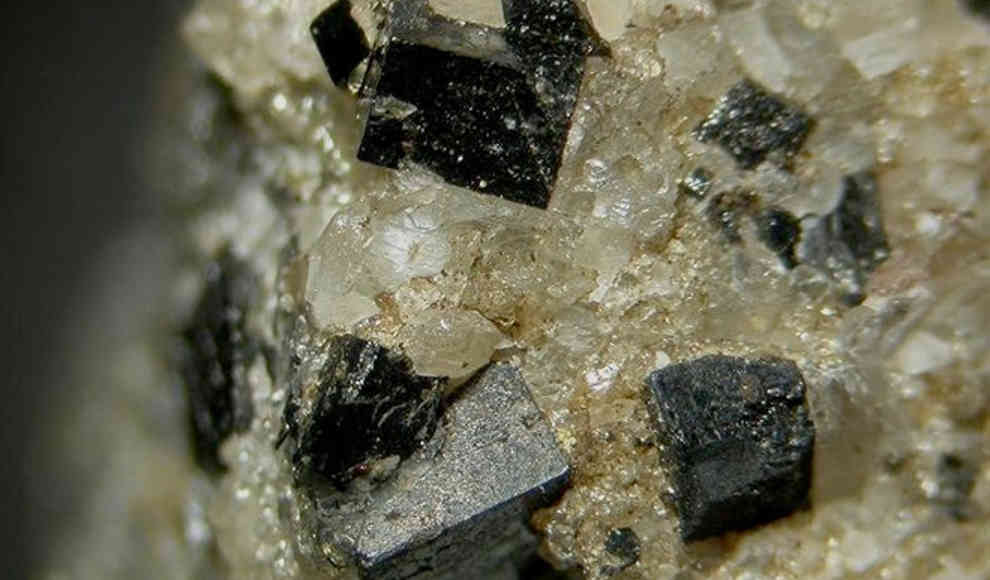 Das häufigste Gestein der Erde: Bridgmanit