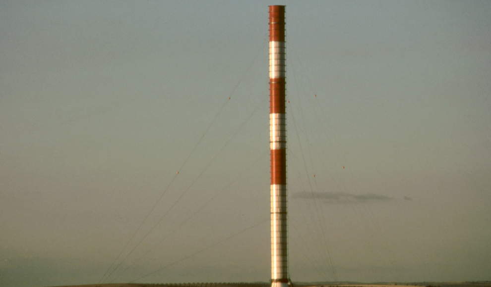 Prototyp eines herkömmlichen Aufwindkraftwerks in Spanien